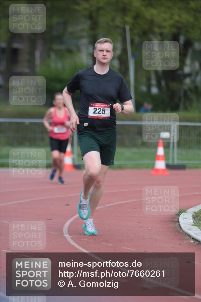 13.04.2025 - Hammer Lauf A. Gomolzig http://msf.ph/oto/7660261 13.04.2025 10:35:32 Ziel 255, 740, 1143, 1944, 1949 meine-sportfotos.de