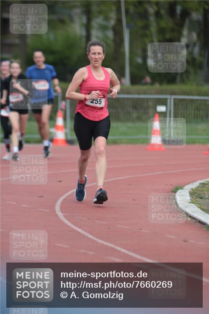 13.04.2025 - Hammer Lauf A. Gomolzig http://msf.ph/oto/7660269 13.04.2025 10:35:35 Ziel 255, 328, 740, 1143, 1944, 1949 meine-sportfotos.de