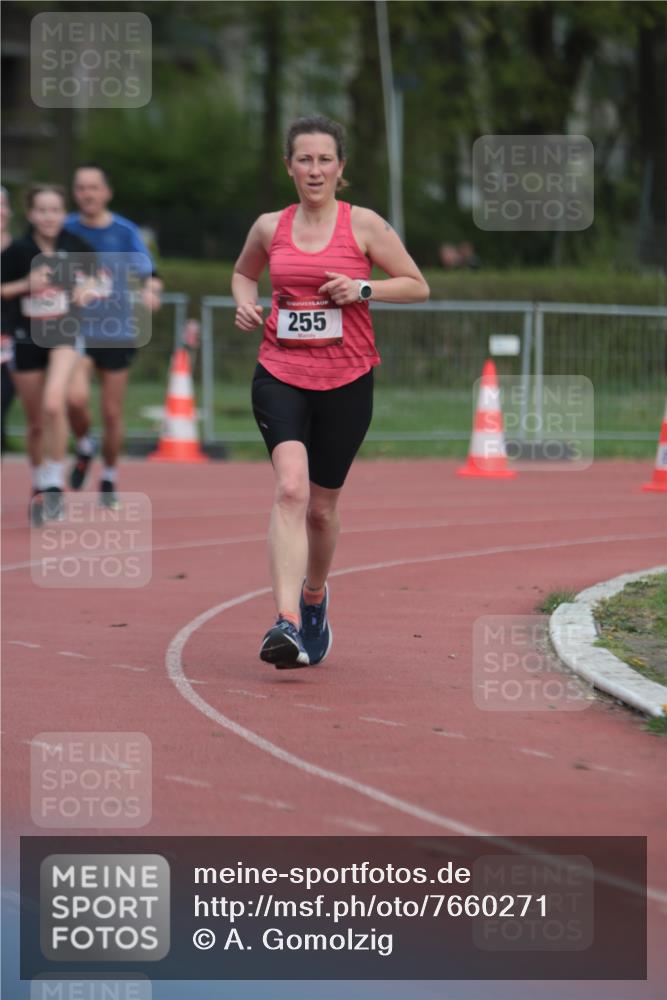 13.04.2025 - Hammer Lauf A. Gomolzig http://msf.ph/oto/7660271 13.04.2025 10:35:36 Ziel 255, 328, 740, 1143, 1944, 1949 meine-sportfotos.de
