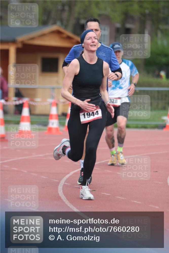 13.04.2025 - Hammer Lauf A. Gomolzig http://msf.ph/oto/7660280 13.04.2025 10:35:40 Ziel 328, 740, 1944, 1949 meine-sportfotos.de