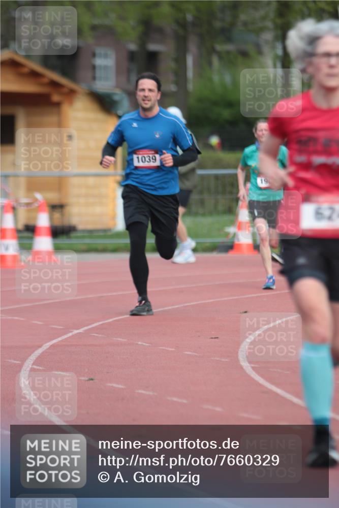 13.04.2025 - Hammer Lauf A. Gomolzig http://msf.ph/oto/7660329 13.04.2025 10:36:21 Ziel 624, 1039, 1903 meine-sportfotos.de