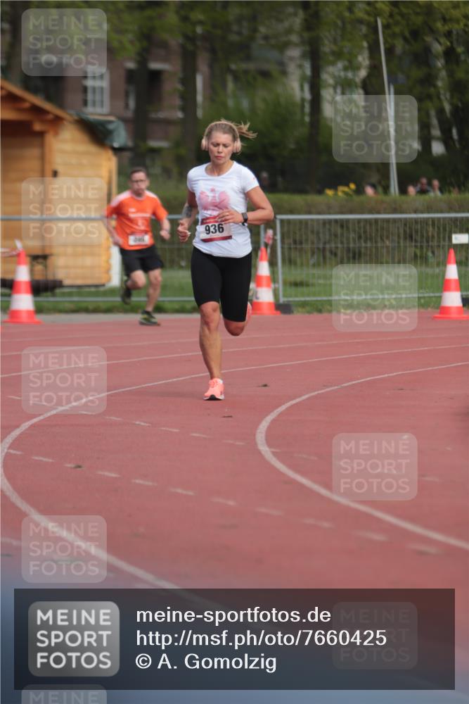 13.04.2025 - Hammer Lauf A. Gomolzig http://msf.ph/oto/7660425 13.04.2025 10:37:49 Ziel 249, 936 meine-sportfotos.de