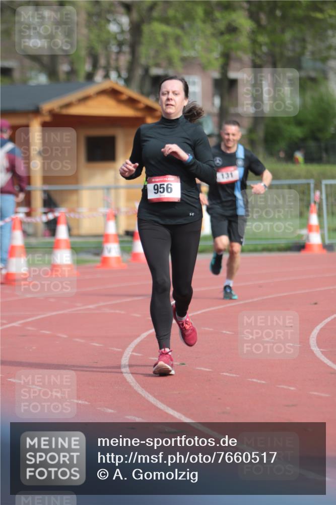 13.04.2025 - Hammer Lauf A. Gomolzig http://msf.ph/oto/7660517 13.04.2025 10:38:17 Ziel 131, 953, 956 meine-sportfotos.de