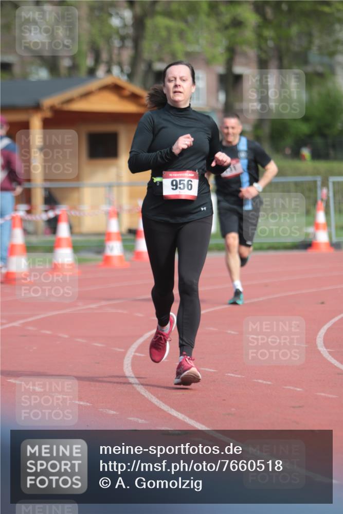 13.04.2025 - Hammer Lauf A. Gomolzig http://msf.ph/oto/7660518 13.04.2025 10:38:17 Ziel 131, 953, 956 meine-sportfotos.de