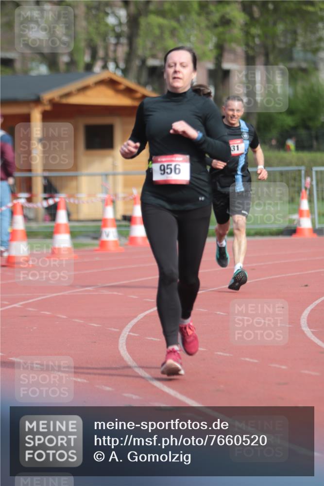 13.04.2025 - Hammer Lauf A. Gomolzig http://msf.ph/oto/7660520 13.04.2025 10:38:18 Ziel 131, 953, 956 meine-sportfotos.de