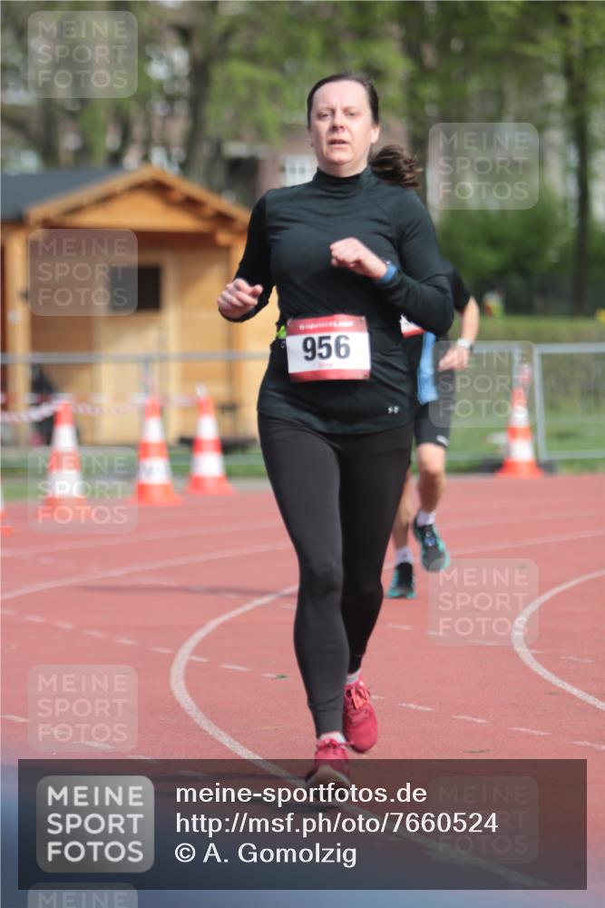 13.04.2025 - Hammer Lauf A. Gomolzig http://msf.ph/oto/7660524 13.04.2025 10:38:18 Ziel 131, 953, 956 meine-sportfotos.de