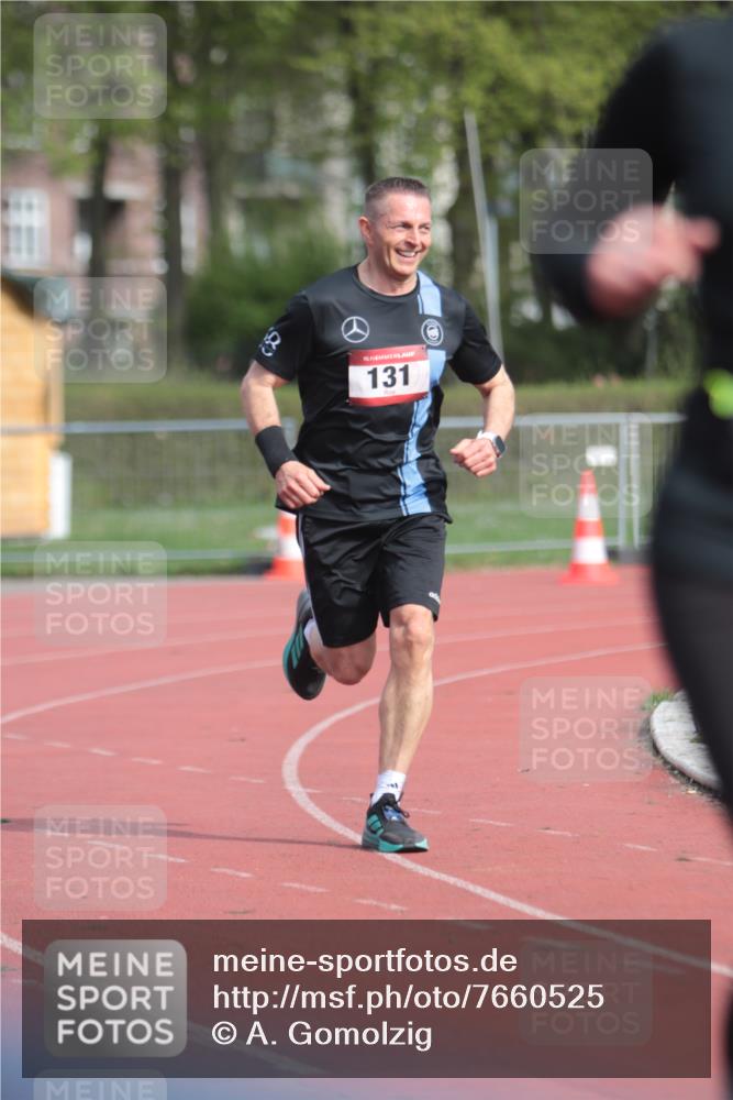 13.04.2025 - Hammer Lauf A. Gomolzig http://msf.ph/oto/7660525 13.04.2025 10:38:20 Ziel 131, 935, 956 meine-sportfotos.de