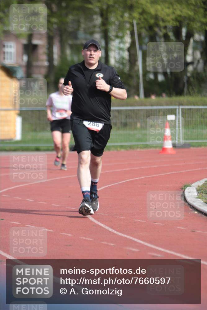 13.04.2025 - Hammer Lauf A. Gomolzig http://msf.ph/oto/7660597 13.04.2025 10:38:52 Ziel 286, 1041, 1857 meine-sportfotos.de