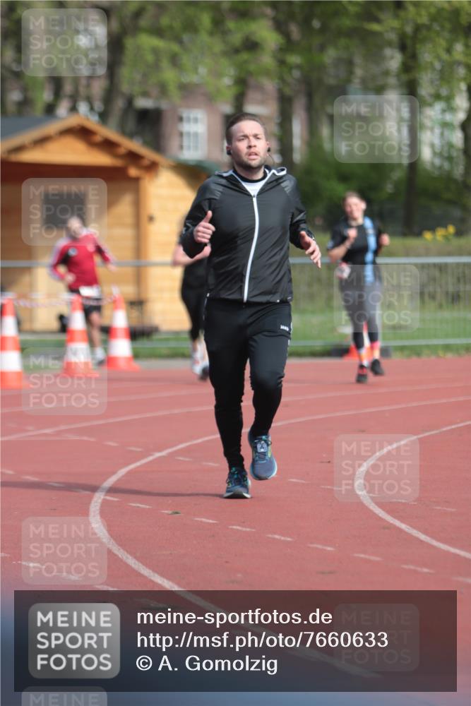 13.04.2025 - Hammer Lauf A. Gomolzig http://msf.ph/oto/7660633 13.04.2025 10:39:10 Ziel 207, 1059, 1060, 1799 meine-sportfotos.de
