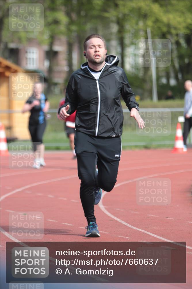13.04.2025 - Hammer Lauf A. Gomolzig http://msf.ph/oto/7660637 13.04.2025 10:39:11 Ziel 207, 1059, 1060, 1799 meine-sportfotos.de