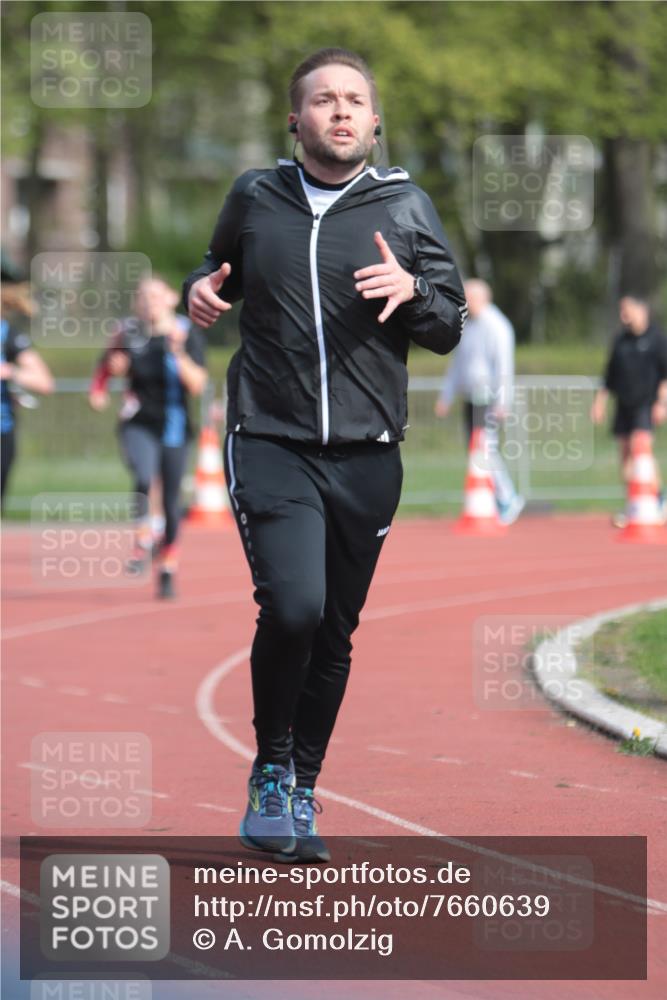 13.04.2025 - Hammer Lauf A. Gomolzig http://msf.ph/oto/7660639 13.04.2025 10:39:12 Ziel 207, 387, 1059, 1060, 1799 meine-sportfotos.de