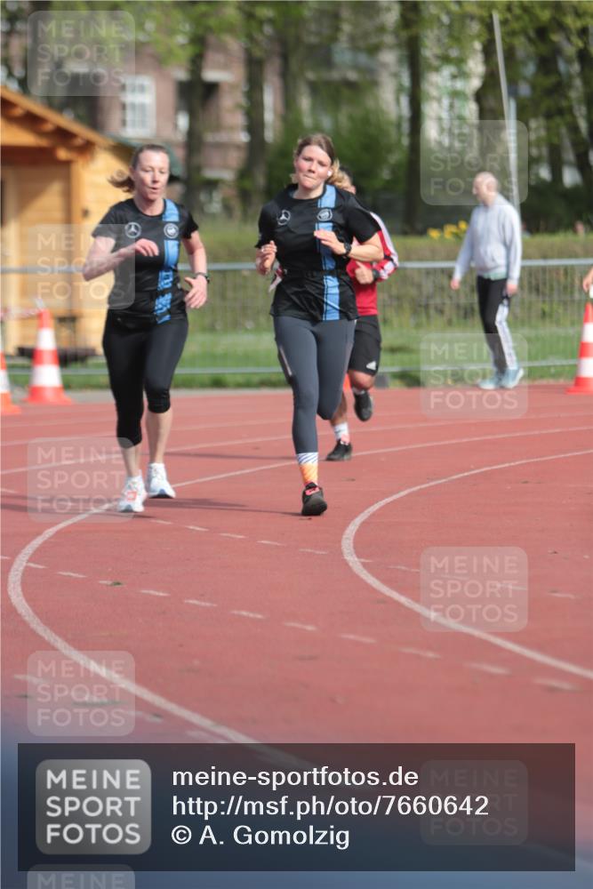 13.04.2025 - Hammer Lauf A. Gomolzig http://msf.ph/oto/7660642 13.04.2025 10:39:13 Ziel 207, 387, 1059, 1060, 1799 meine-sportfotos.de