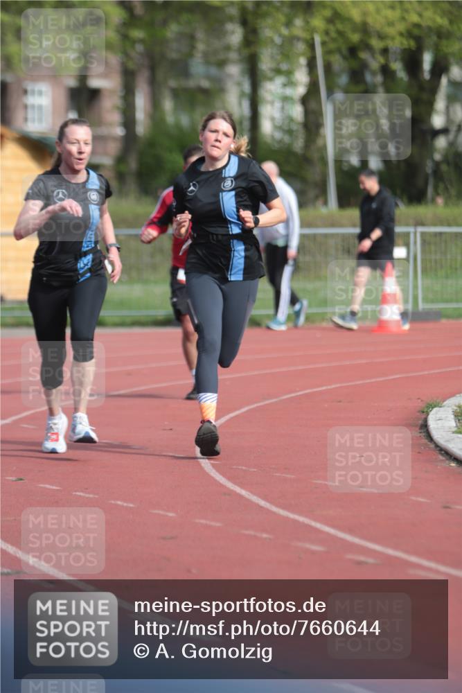 13.04.2025 - Hammer Lauf A. Gomolzig http://msf.ph/oto/7660644 13.04.2025 10:39:14 Ziel 387, 1059, 1060, 1799 meine-sportfotos.de