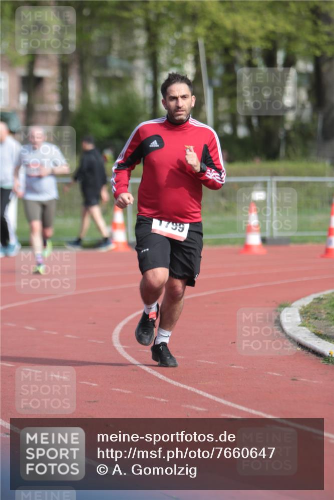 13.04.2025 - Hammer Lauf A. Gomolzig http://msf.ph/oto/7660647 13.04.2025 10:39:16 Ziel 387, 1799 meine-sportfotos.de
