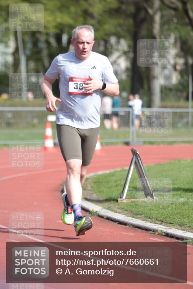 13.04.2025 - Hammer Lauf A. Gomolzig http://msf.ph/oto/7660661 13.04.2025 10:39:21 Ziel 387, 646, 904 meine-sportfotos.de