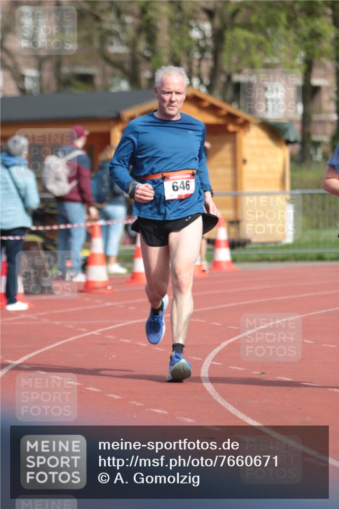 13.04.2025 - Hammer Lauf A. Gomolzig http://msf.ph/oto/7660671 13.04.2025 10:39:27 Ziel 449, 646, 904 meine-sportfotos.de