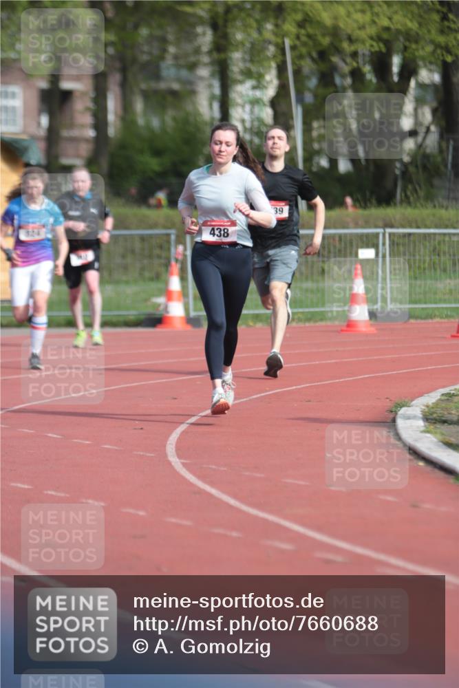 13.04.2025 - Hammer Lauf A. Gomolzig http://msf.ph/oto/7660688 13.04.2025 10:39:39 Ziel 210, 438, 824, 839 meine-sportfotos.de