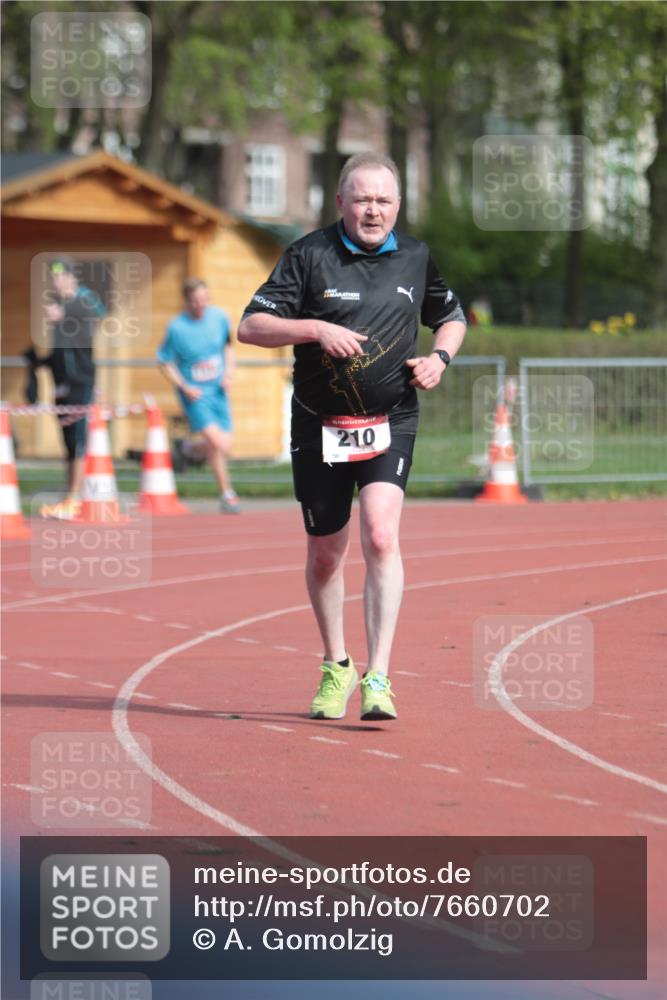 13.04.2025 - Hammer Lauf A. Gomolzig http://msf.ph/oto/7660702 13.04.2025 10:39:45 Ziel 210, 1351, 1938 meine-sportfotos.de