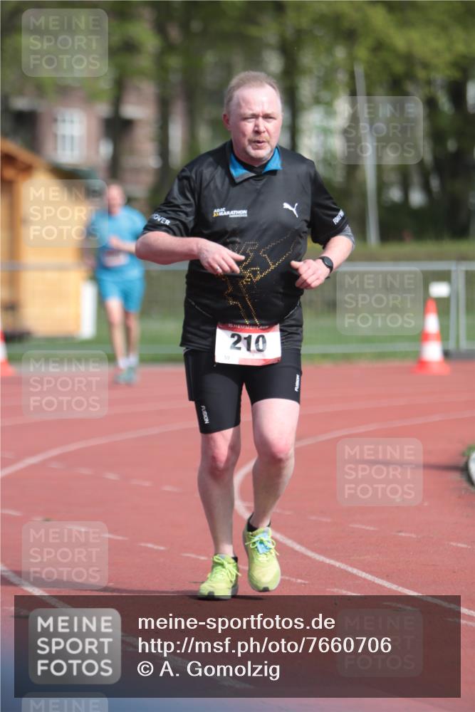 13.04.2025 - Hammer Lauf A. Gomolzig http://msf.ph/oto/7660706 13.04.2025 10:39:46 Ziel 210, 1351, 1938 meine-sportfotos.de