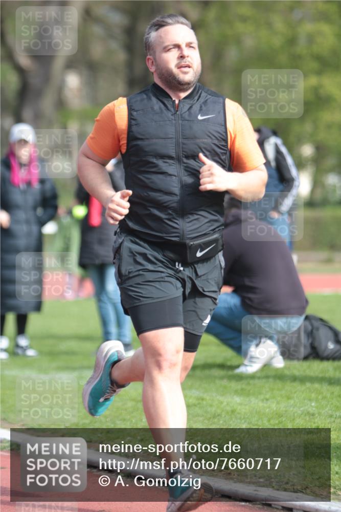 13.04.2025 - Hammer Lauf A. Gomolzig http://msf.ph/oto/7660717 13.04.2025 10:39:54 Ziel 1938 meine-sportfotos.de