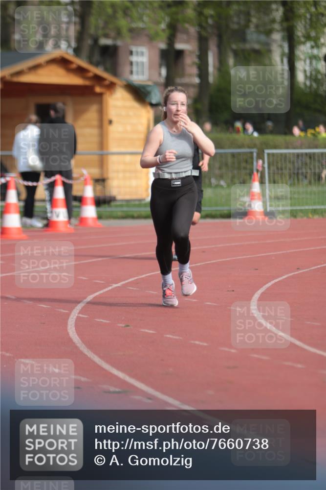 13.04.2025 - Hammer Lauf A. Gomolzig http://msf.ph/oto/7660738 13.04.2025 10:40:17 Ziel 537, 1099, 1796 meine-sportfotos.de