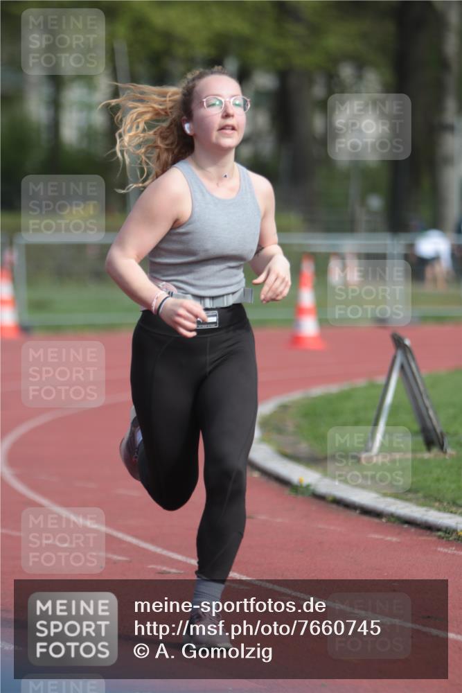 13.04.2025 - Hammer Lauf A. Gomolzig http://msf.ph/oto/7660745 13.04.2025 10:40:19 Ziel 537, 1099, 1796 meine-sportfotos.de