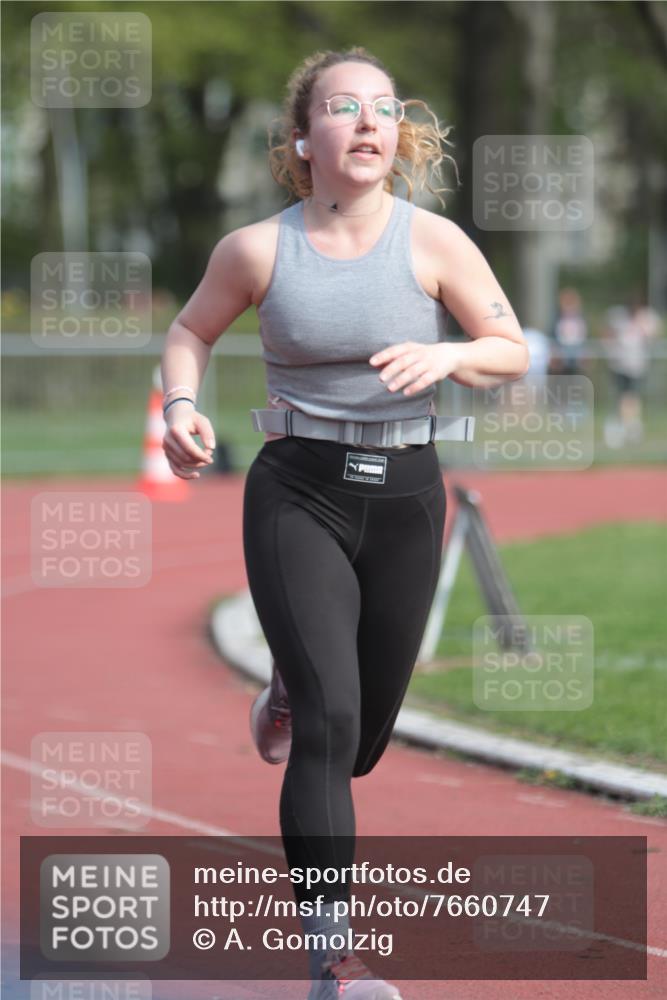 13.04.2025 - Hammer Lauf A. Gomolzig http://msf.ph/oto/7660747 13.04.2025 10:40:19 Ziel 537, 1099, 1796 meine-sportfotos.de
