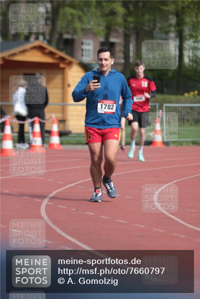 13.04.2025 - Hammer Lauf A. Gomolzig http://msf.ph/oto/7660797 13.04.2025 10:40:44 Ziel 498, 1778, 1782 meine-sportfotos.de