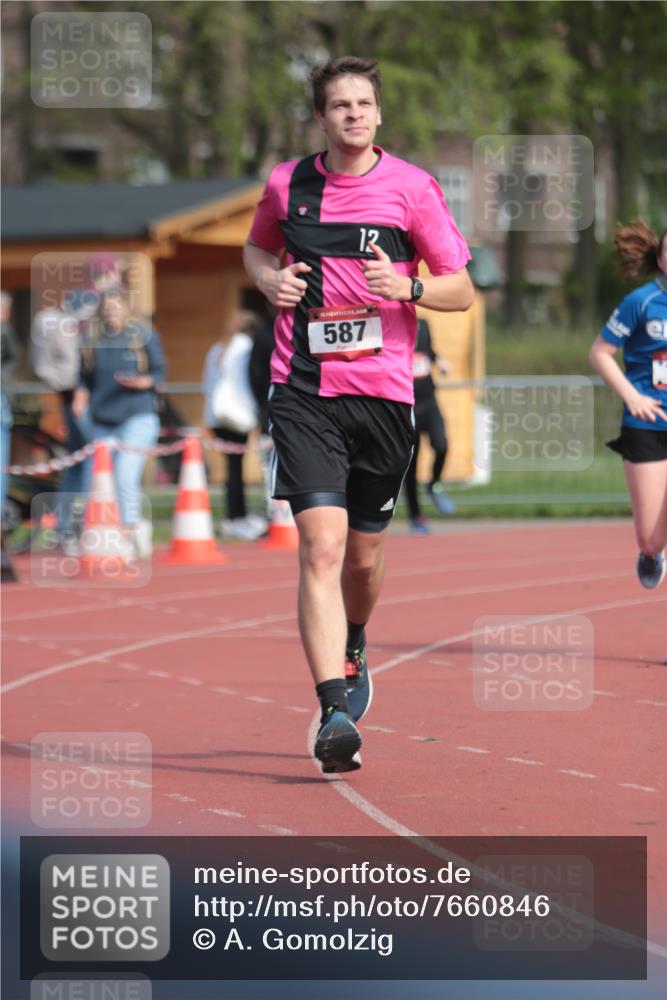 13.04.2025 - Hammer Lauf A. Gomolzig http://msf.ph/oto/7660846 13.04.2025 10:41:17 Ziel 151, 587 meine-sportfotos.de