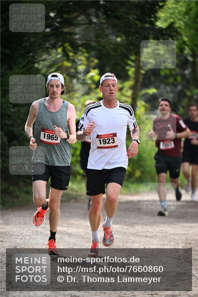 13.04.2025 - Hammer Lauf Dr. Thomas Lammeyer http://msf.ph/oto/7660860 13.04.2025 11:25:03 Laufen 15, 1965, 15, 1923 meine-sportfotos.de