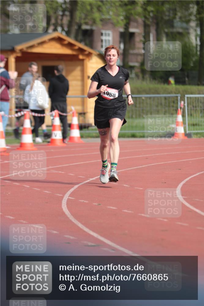 13.04.2025 - Hammer Lauf A. Gomolzig http://msf.ph/oto/7660865 13.04.2025 10:41:41 Ziel 906, 1988 meine-sportfotos.de