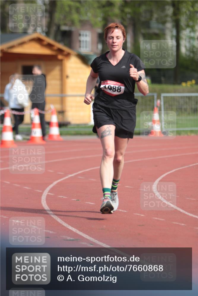 13.04.2025 - Hammer Lauf A. Gomolzig http://msf.ph/oto/7660868 13.04.2025 10:41:42 Ziel 906, 1988 meine-sportfotos.de