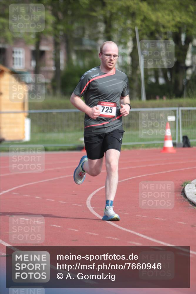 13.04.2025 - Hammer Lauf A. Gomolzig http://msf.ph/oto/7660946 13.04.2025 10:42:43 Ziel 725 meine-sportfotos.de