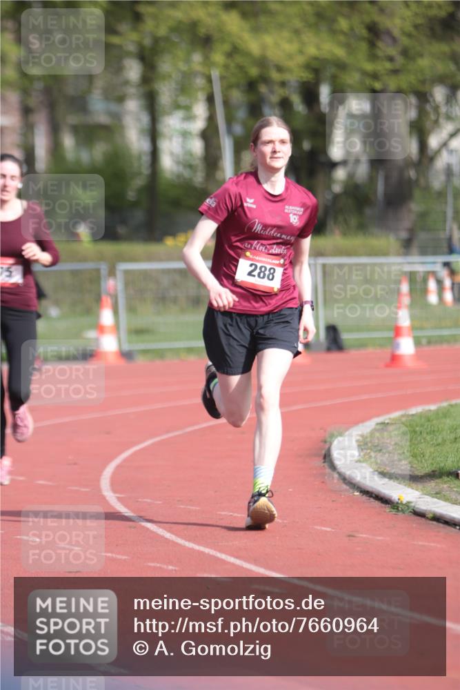 13.04.2025 - Hammer Lauf A. Gomolzig http://msf.ph/oto/7660964 13.04.2025 10:43:11 Ziel 288, 675, 1147 meine-sportfotos.de