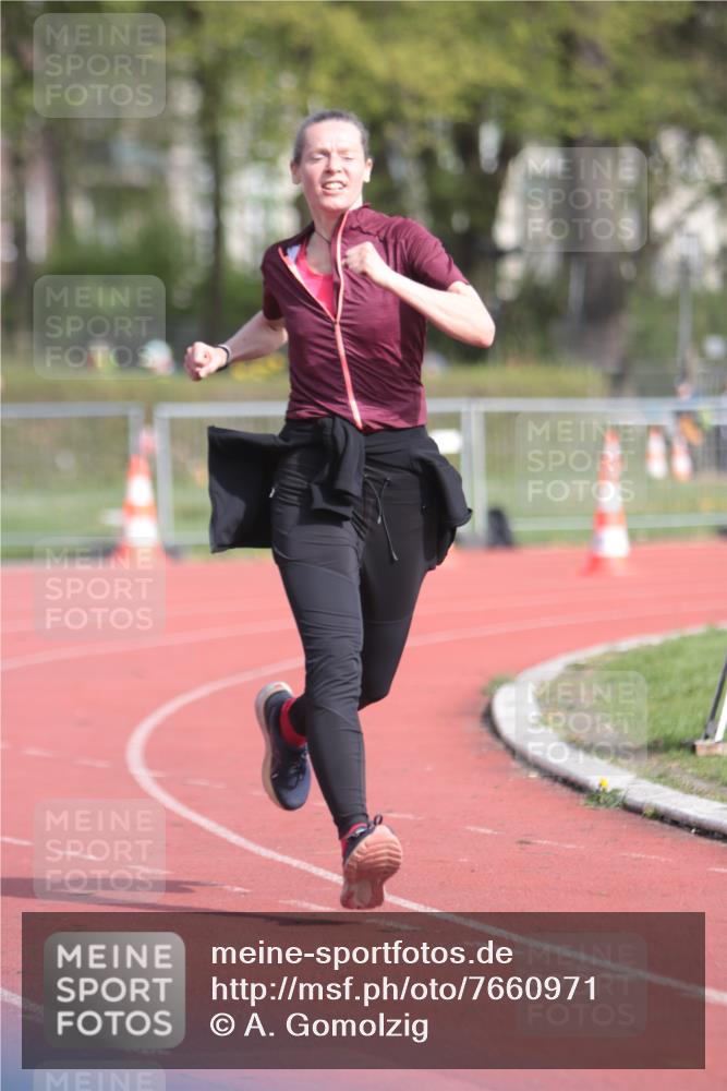 13.04.2025 - Hammer Lauf A. Gomolzig http://msf.ph/oto/7660971 13.04.2025 10:43:17 Ziel 1124, 1147, 1877 meine-sportfotos.de