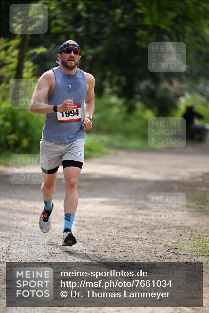 13.04.2025 - Hammer Lauf Dr. Thomas Lammeyer http://msf.ph/oto/7661034 13.04.2025 11:25:32 Laufen 1994 meine-sportfotos.de