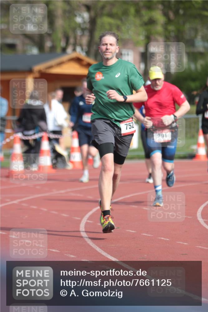 13.04.2025 - Hammer Lauf A. Gomolzig http://msf.ph/oto/7661125 13.04.2025 10:44:41 Ziel 181, 291, 311, 694, 695, 752, 1927, 1928, 1986 meine-sportfotos.de