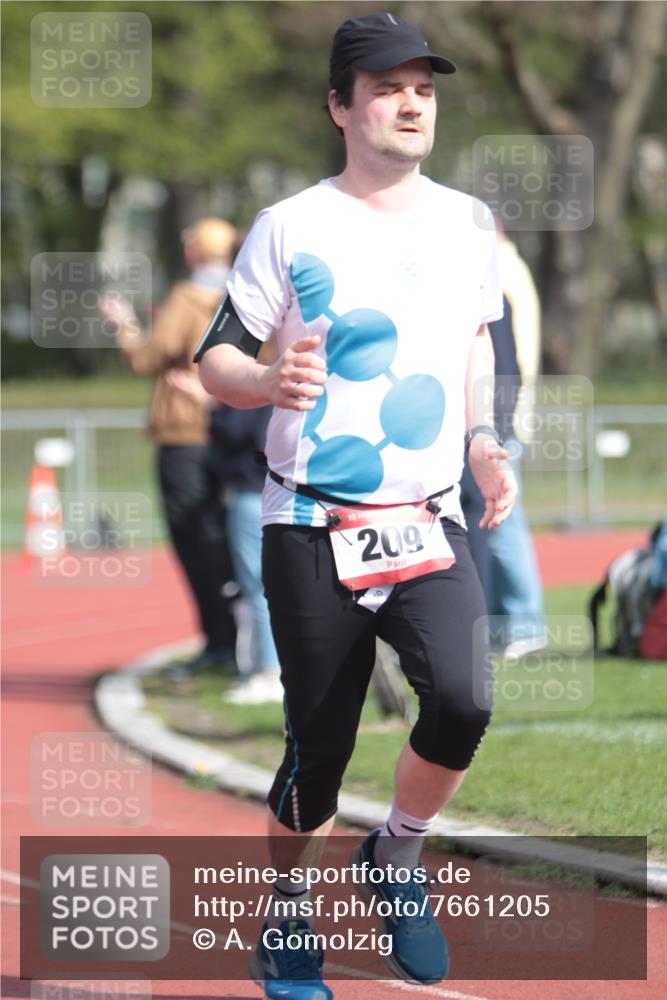 13.04.2025 - Hammer Lauf A. Gomolzig http://msf.ph/oto/7661205 13.04.2025 10:45:39 Ziel 209, 573, 1069 meine-sportfotos.de