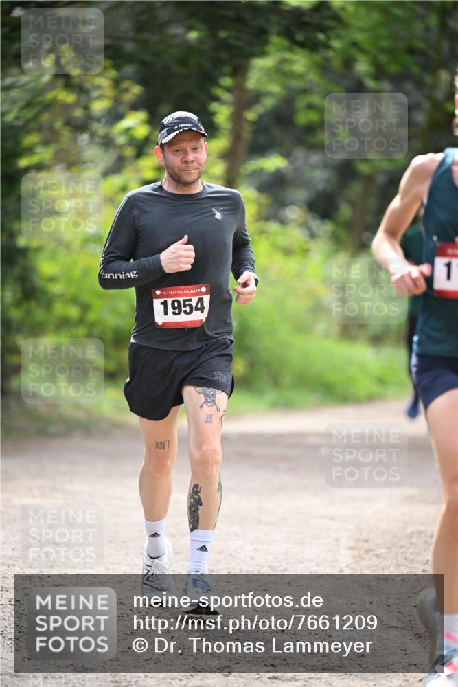 13.04.2025 - Hammer Lauf Dr. Thomas Lammeyer http://msf.ph/oto/7661209 13.04.2025 11:26:12 Laufen 15, 1954 meine-sportfotos.de