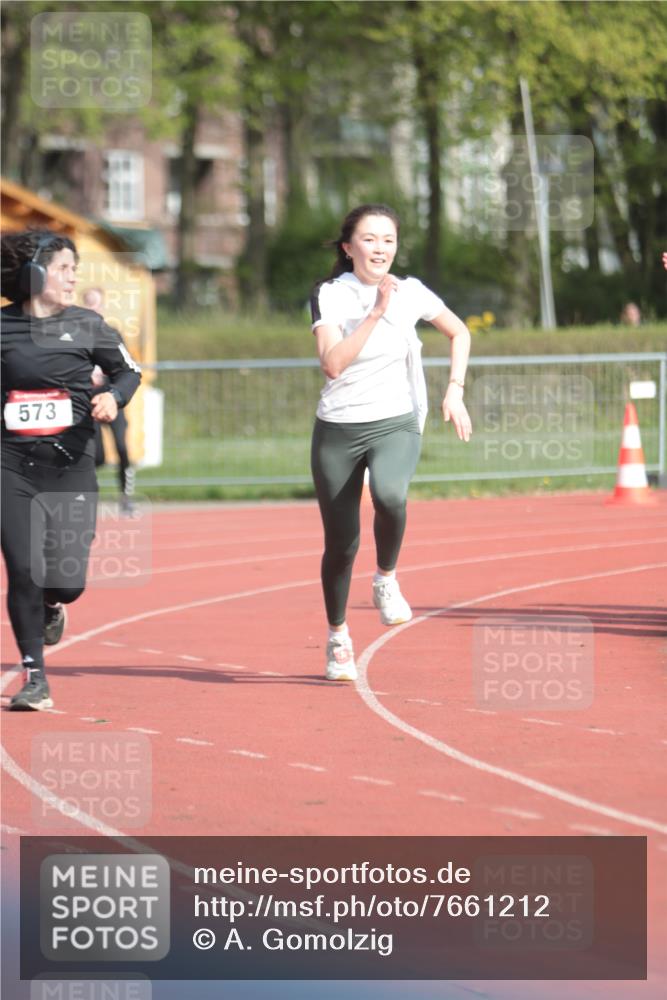 13.04.2025 - Hammer Lauf A. Gomolzig http://msf.ph/oto/7661212 13.04.2025 10:45:43 Ziel 282, 573, 1069 meine-sportfotos.de