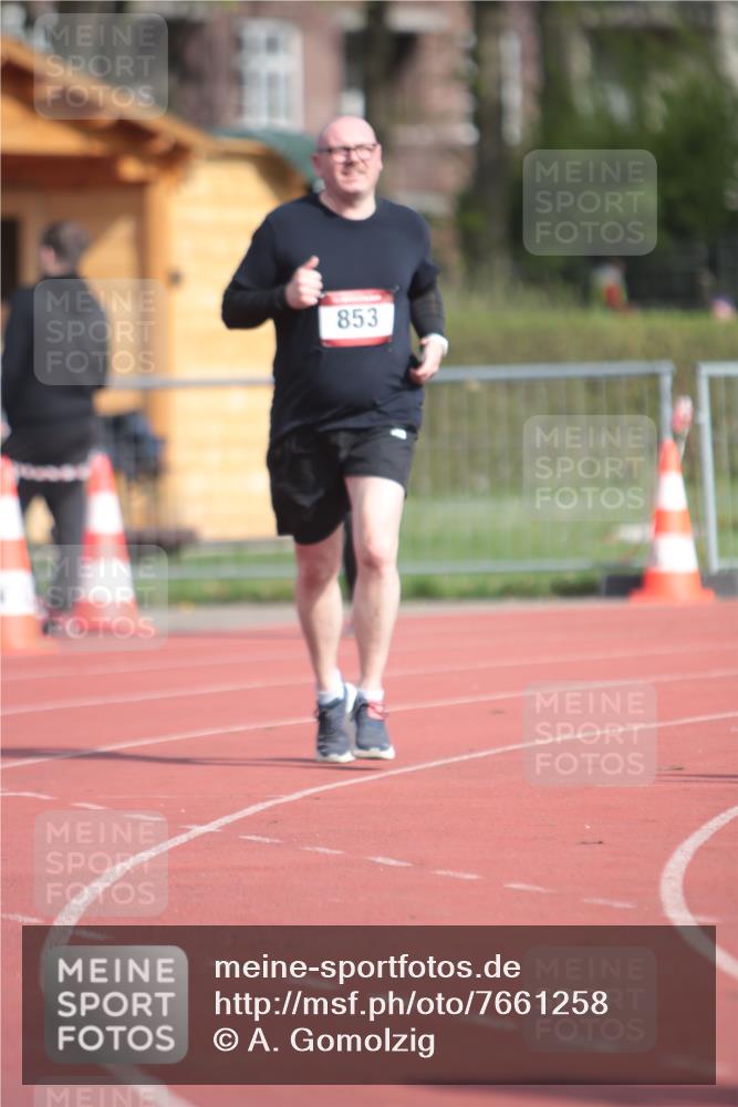 13.04.2025 - Hammer Lauf A. Gomolzig http://msf.ph/oto/7661258 13.04.2025 10:46:26 Ziel 156, 853, 1111, 1271, 1788, 1827 meine-sportfotos.de