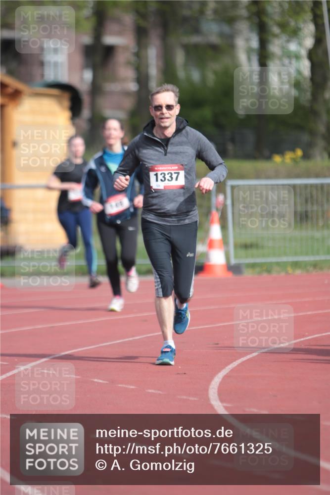 13.04.2025 - Hammer Lauf A. Gomolzig http://msf.ph/oto/7661325 13.04.2025 10:47:01 Ziel 149, 539, 1337, 1992, 1993 meine-sportfotos.de