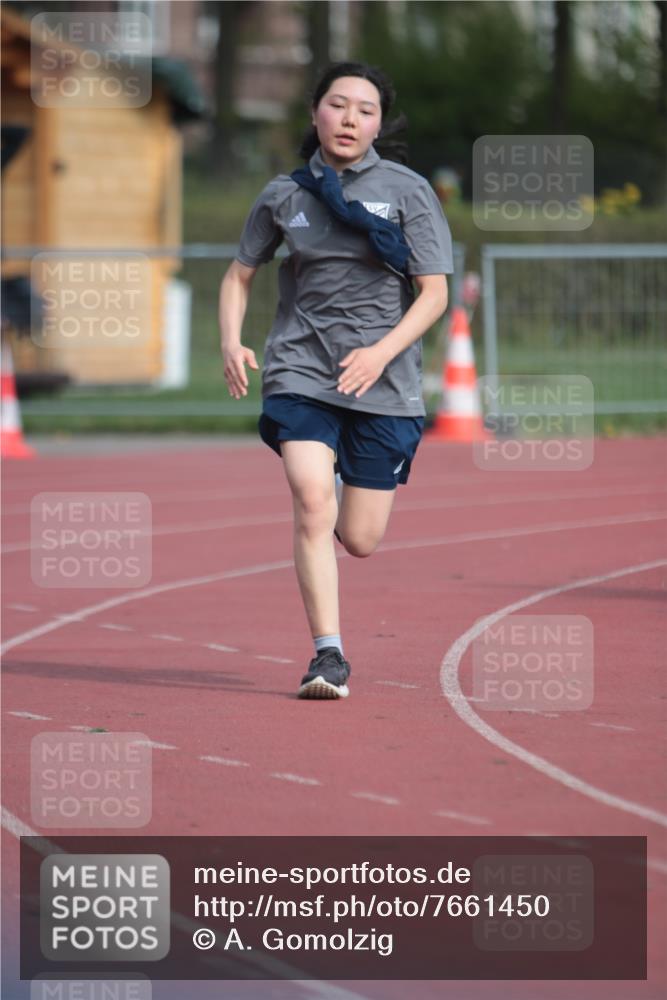 13.04.2025 - Hammer Lauf A. Gomolzig http://msf.ph/oto/7661450 13.04.2025 10:48:30 Ziel 1932 meine-sportfotos.de