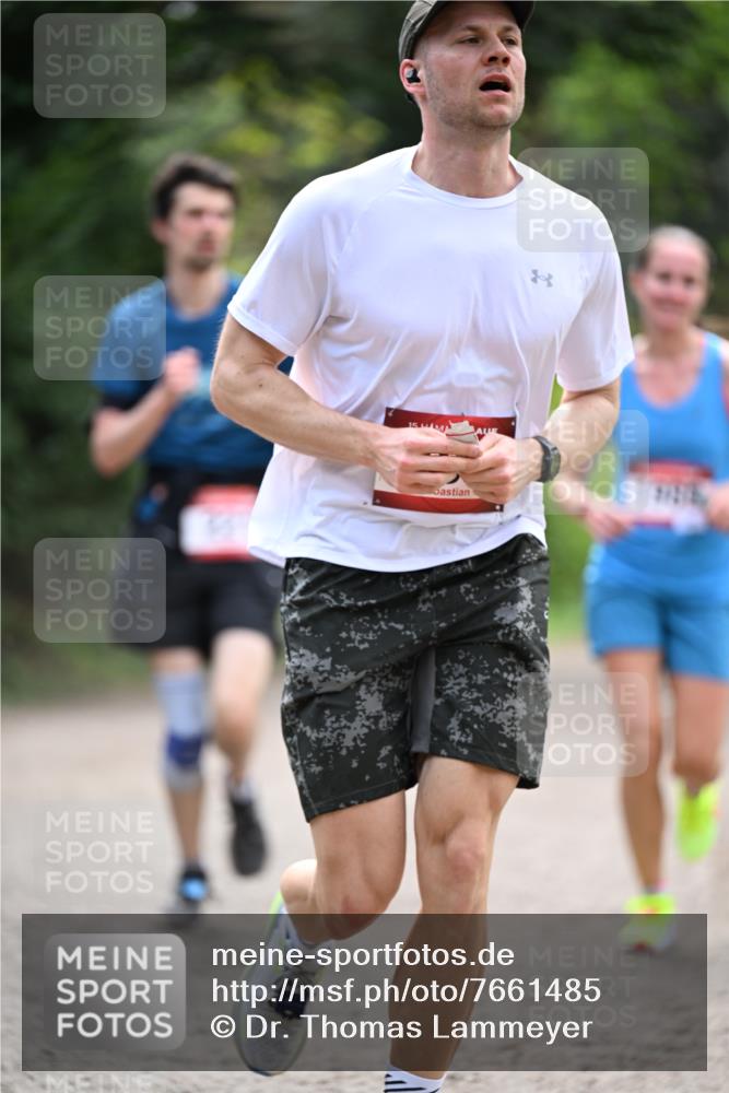 13.04.2025 - Hammer Lauf Dr. Thomas Lammeyer http://msf.ph/oto/7661485 13.04.2025 11:26:50 Laufen 15 meine-sportfotos.de