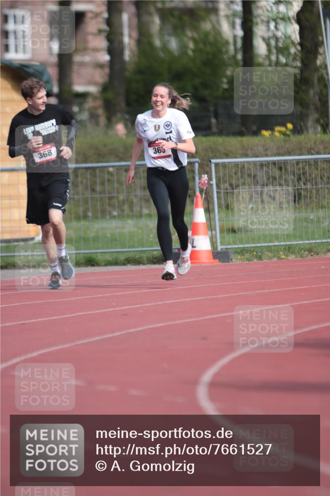 13.04.2025 - Hammer Lauf A. Gomolzig http://msf.ph/oto/7661527 13.04.2025 10:49:45 Ziel 365, 368 meine-sportfotos.de