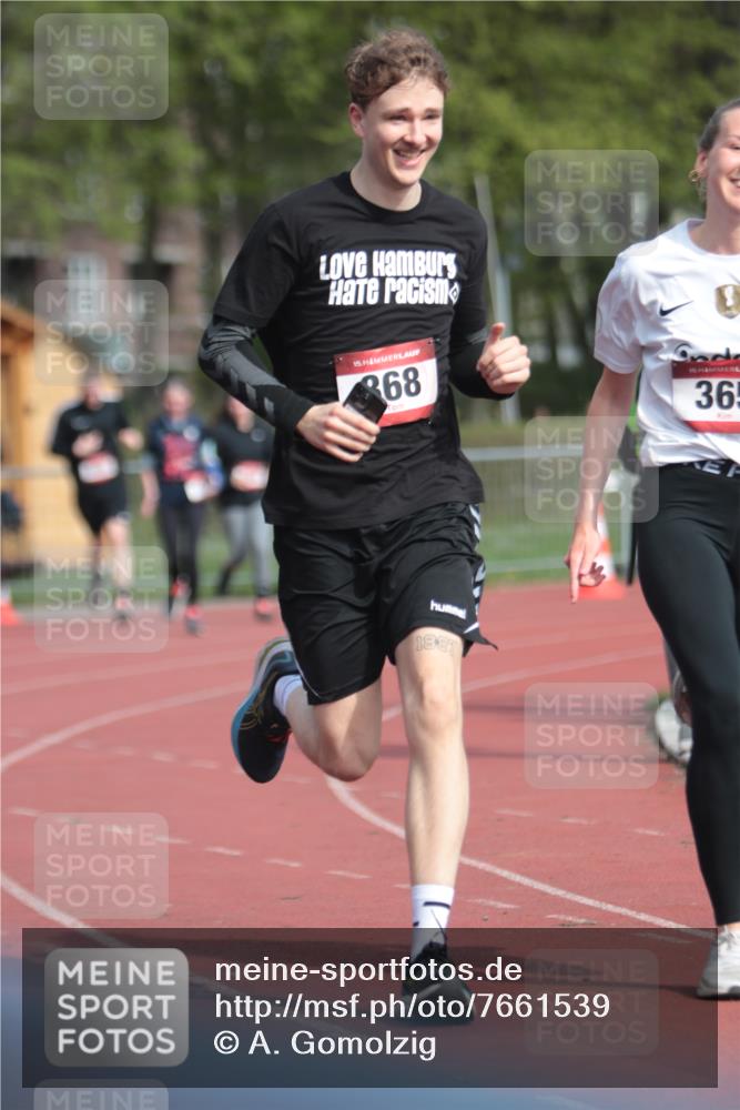13.04.2025 - Hammer Lauf A. Gomolzig http://msf.ph/oto/7661539 13.04.2025 10:49:50 Ziel 116, 664, 665 meine-sportfotos.de