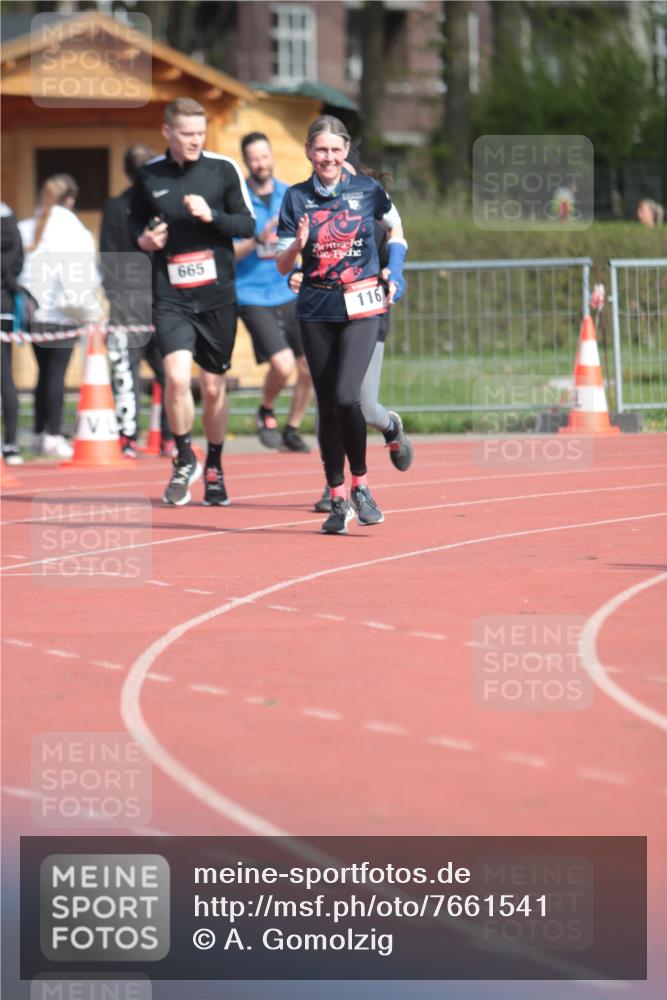 13.04.2025 - Hammer Lauf A. Gomolzig http://msf.ph/oto/7661541 13.04.2025 10:49:53 Ziel 116, 664, 665 meine-sportfotos.de