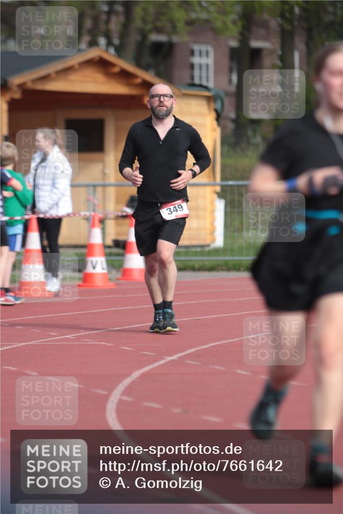 13.04.2025 - Hammer Lauf A. Gomolzig http://msf.ph/oto/7661642 13.04.2025 10:50:38 Ziel 349, 561 meine-sportfotos.de