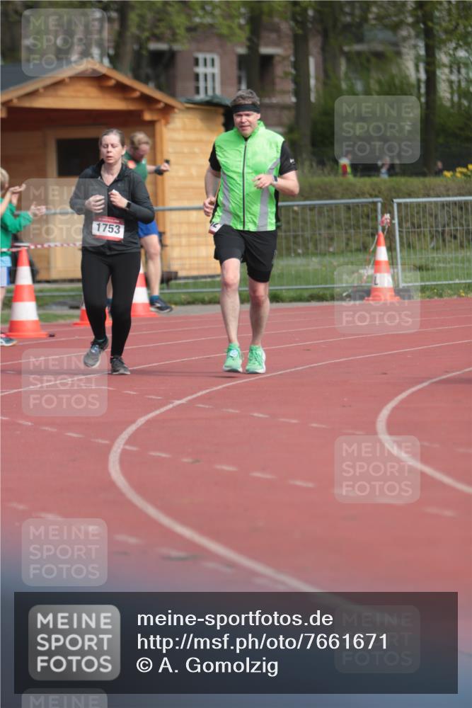 13.04.2025 - Hammer Lauf A. Gomolzig http://msf.ph/oto/7661671 13.04.2025 10:50:55 Ziel 346, 589, 1752, 1753 meine-sportfotos.de