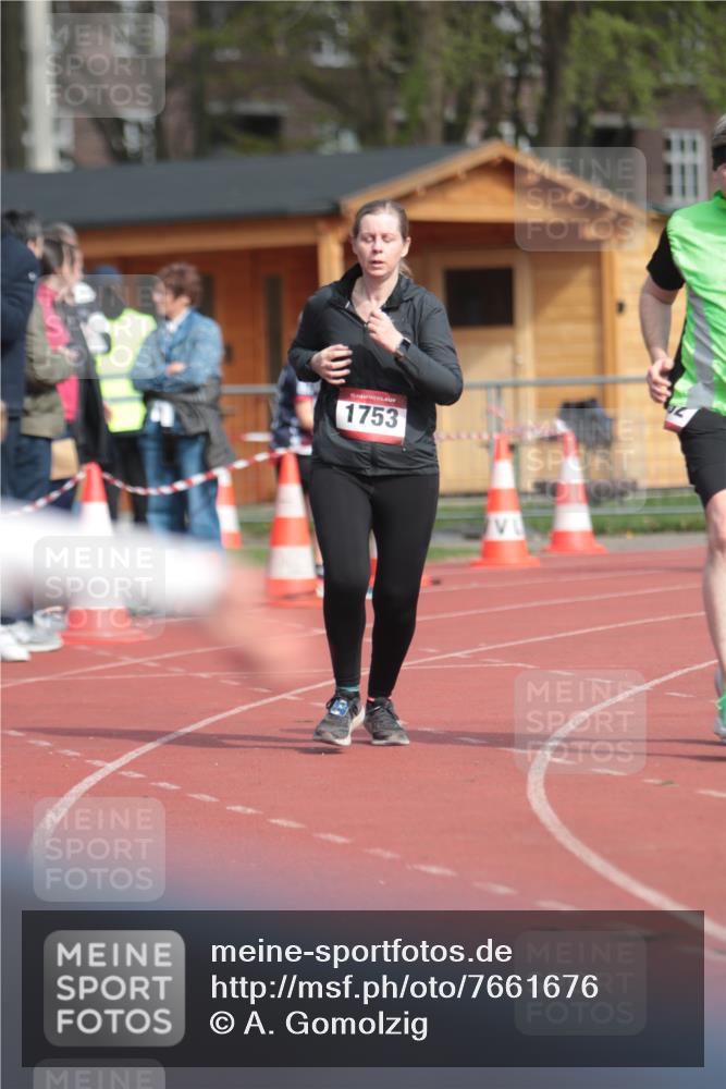 13.04.2025 - Hammer Lauf A. Gomolzig http://msf.ph/oto/7661676 13.04.2025 10:50:57 Ziel 589, 1752, 1753 meine-sportfotos.de